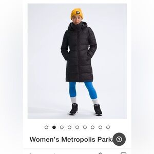Long blk North Face puffer coat w removable hood Great condition/super warmSzXL